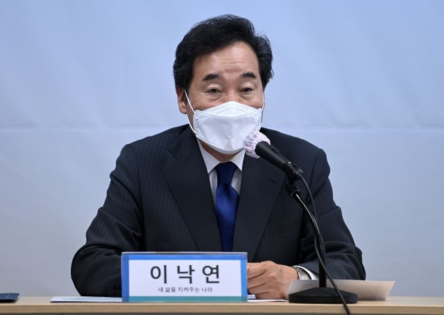 더불어민주당 대선 예비후보 이낙연 전 대표가 24일 오전 서울 영등포구 여의도동 대산빌딩에서 진행된 청년 장애인 자립을 위한 정책제안서 전달식에서 발언을 하고 있다. 사진공동취재단