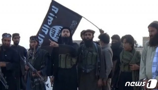ISIS-K 전투원들의 모습. <루디 하베스타인 트위터 갈무리>