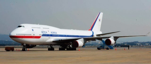 ‘하늘의 여왕’으로 불리는 보잉 747-400. 이 항공기는 이명박 정부 당시 대통령전용기로 사용됐다. [동아DB]
