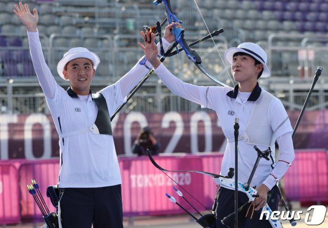 대한민국 양궁대표팀 안산과 김제덕./뉴스1 © News1