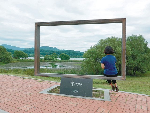 북한강변 ‘물의 정원’의 포토존.