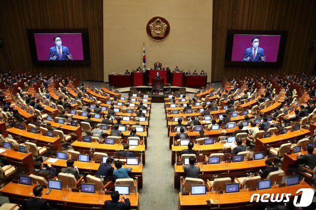 김기현 국민의힘 원내대표가 9일 국회에서 열린 제391회국회(정기회) 본회의에서 교섭단체 대표연설을 하고 있다. 2021.9.9/뉴스1 © News1