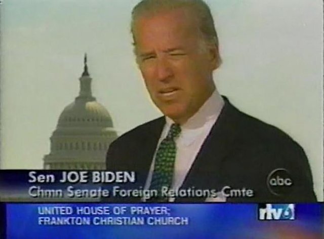 미국의 9·11테러 추모 분위기 속에서 2001년 9월 11일 워싱턴 국회의사당을 배경으로 국민적 단결을 호소했던 조 바이든 대통령의 방송 인터뷰가 화제가 되고 있다. ABC방송 화면 캡처