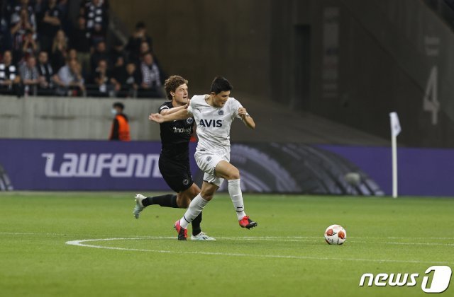 김민재가 UEL 데뷔전에서 평점 6.7점을 받았다. © 뉴스1