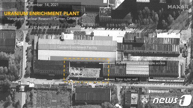북한 평안북도 영변 핵시설 내 우라늄 농축 공장을 촬영한 9월14일자 위성사진 (암스컨트롤웡크) © 뉴스1