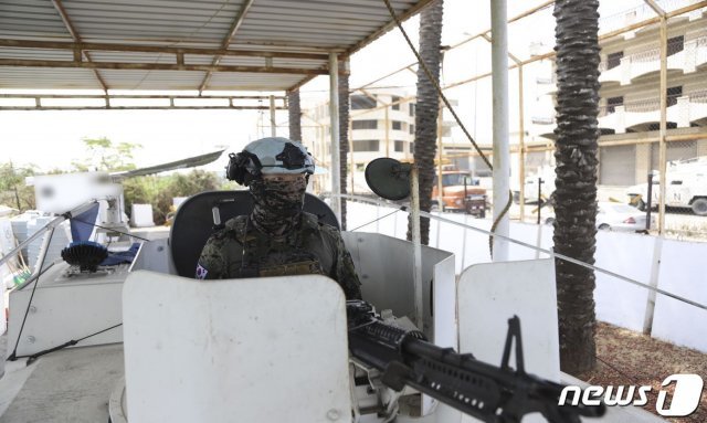레바논에 파병된 동명부대원이 추석 연휴에도 고정감시초소에서 임무를 수행하고 있다. (합참 제공) © 뉴스1