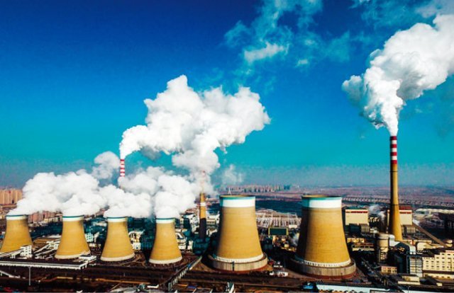 중국 산시성 석탄화력 발전소에서 이산화탄소 등이 포함된 연기가 나오고 있다. [IC]