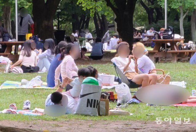 시민들 성급한 ‘위드 코로나’… 서울 주말 이동, 4차 유행前 수준
