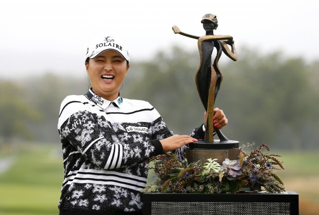 파운더스컵에서 타이틀 방어에 성공하며 LPGA 투어 통산 10승째를 올린 고진영. AP 뉴시스