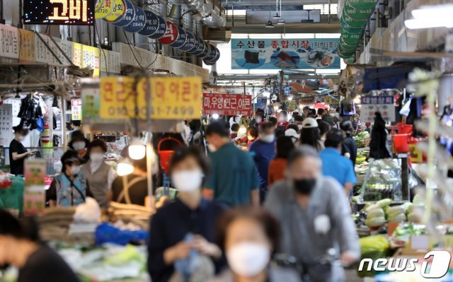 서울시내의 한 전통시장. /뉴스1 © News1