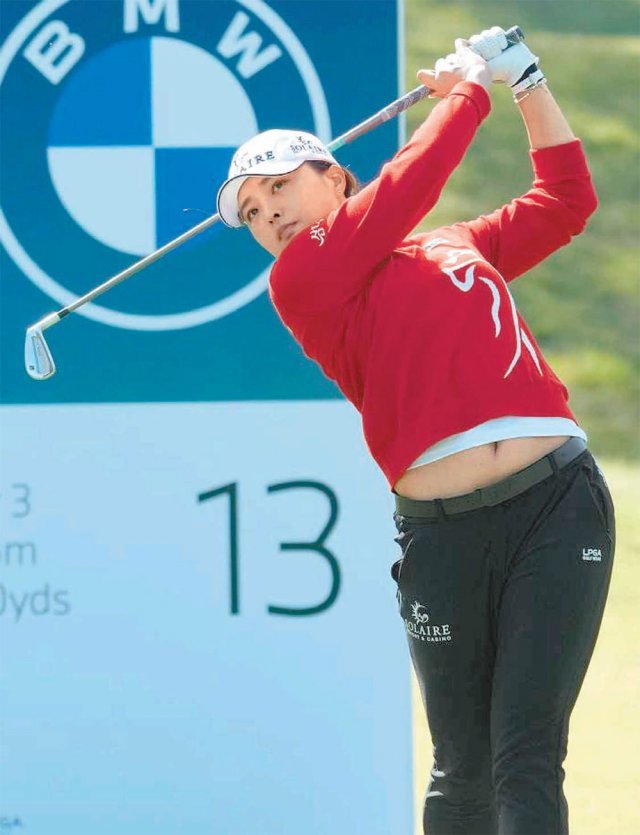 여자 골프 세계 랭킹 2위 고진영이 20일 부산 기장군 LPGA 인터내셔널 부산에서 열린 미국여자프로골프(LPGA)투어 BMW 레이디스 챔피언십 프로암 대회 13번홀에서 티샷을 날리고 있다. BMW코리아 제공