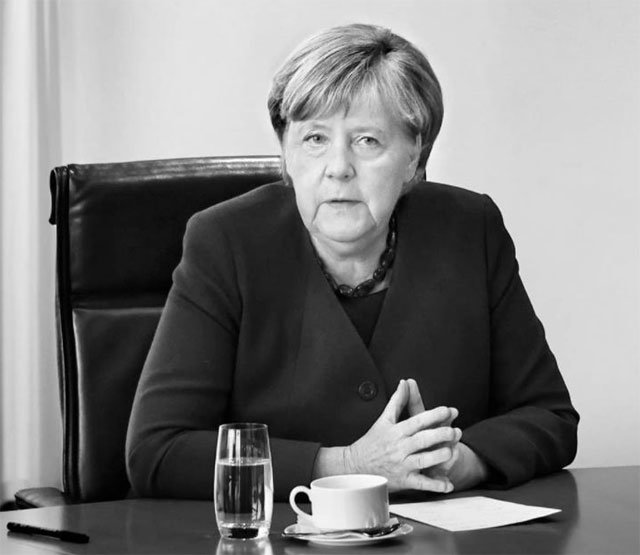퇴임을 앞둔 앙겔라 메르켈 독일 총리가 22일(현지 시간) 일간 쥐트도이체차이퉁(SZ)과 인터뷰를 하고 있다. 쥐트도이체차이퉁 캡처