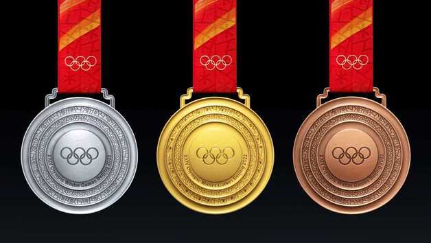 26일 베이징올림픽 조직위원회가 2022년 베이징 동계올림픽·패럴림픽 메달의 디자인을 공개했다. 사진은 올림픽 메달 앞면의 모습. (올림픽 공식 웹사이트 캡처) © News1 뉴스1