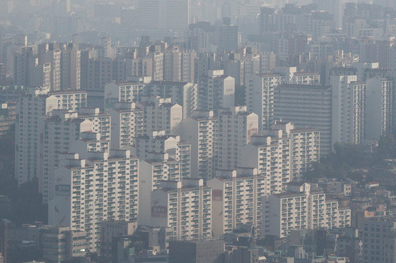 서울 도심에서 바라본 아파트 밀집지역 모습. (자료사진) 2021.10.31/뉴스1 © News1