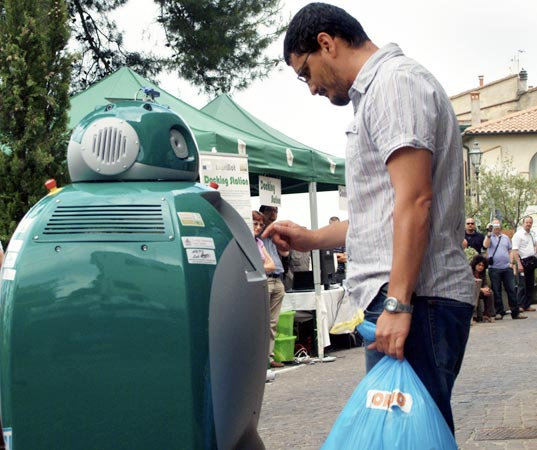 이탈리아의 로봇청소부 ‘Dust Cart’, 출처: KOTRA