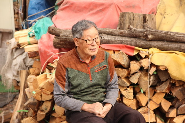 생계급여를 아껴 기부한 추교춘 어르신.(양양군 제공) 2021.11.5/뉴스1