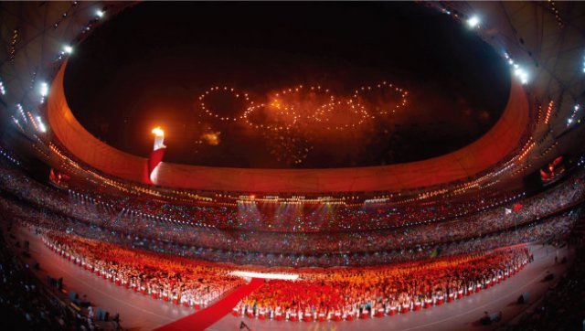 2008년 베이징올림픽 개최 후 중국공산당은 체제에 자신감을 갖고 문화대혁명을 정당화하기 시작했다. 사진은 베이징올림픽 개막식 모습. [뉴시스]