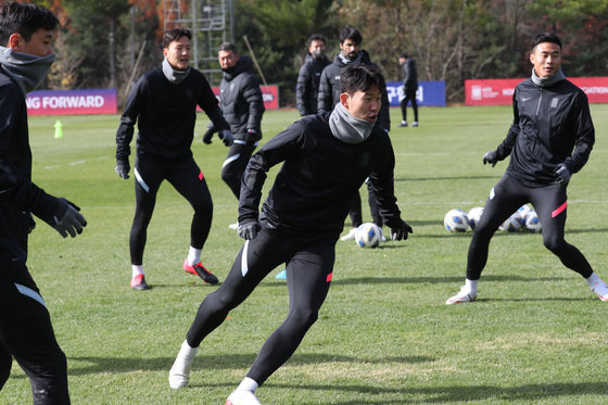 손흥민이 10일 경기 파주 축구국가대표트레이닝센터(NFC)에서 훈련하고 있다. 2021.11.10/뉴스1 © News1