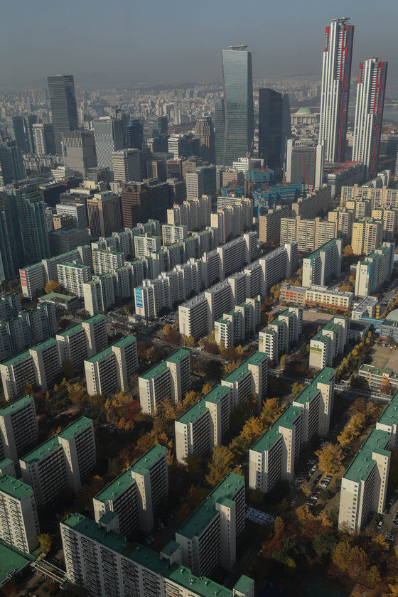 서울 여의도 63빌딩 전망대에서 바라본 아파트 밀집지역. © News1