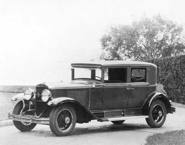 1928년형 캐딜락 타운 세단.