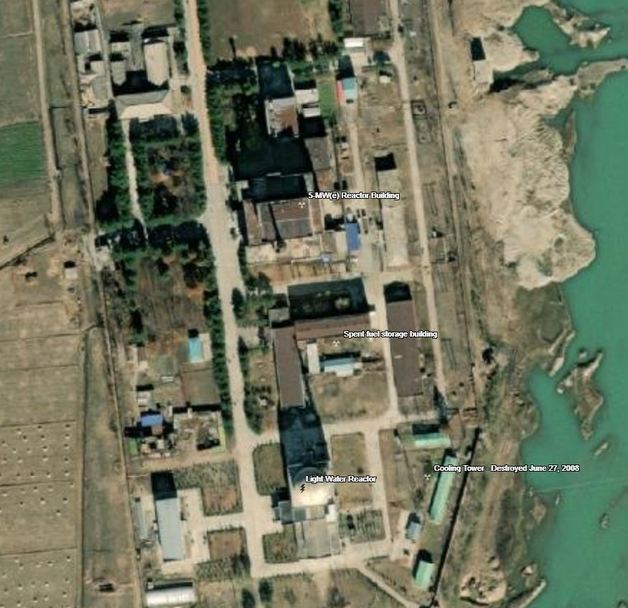 북한 평안북도 영변 핵시설 내 5메가와트(㎿)급 원자로 건물 일대를 촬영한 위성사진. (38노스 디지털 아틀라스 캡처)