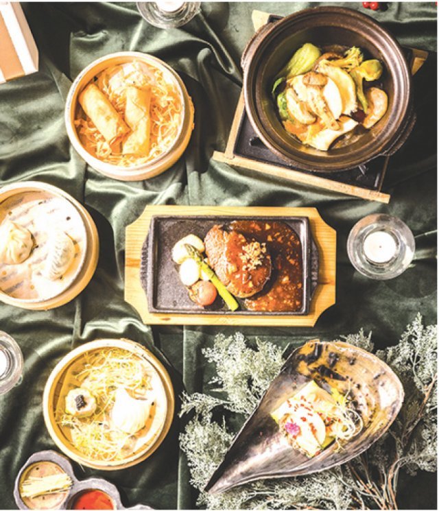 쉐라톤 그랜드 인천 호텔의 중식당 ‘유에’에서 마련한 딤섬 특선 코스 요리. 베테랑 딤섬 전문 요리사 소건립 셰프가 빚은 딤섬을 맛볼 수 있다.