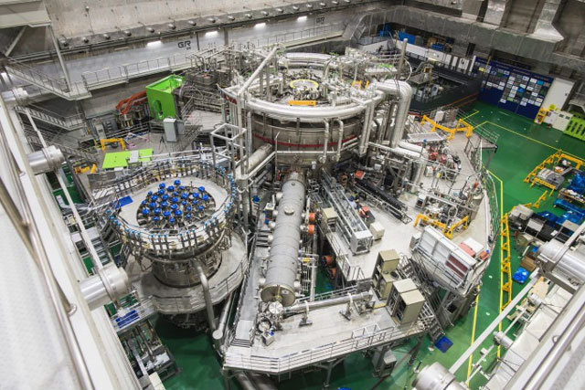 올해 이온 온도 1억 도의 초고온 플라스마 30초 유지에 성공한 한국의 인공태양 ‘KSTAR’. 한국핵융합에너지연구원 제공