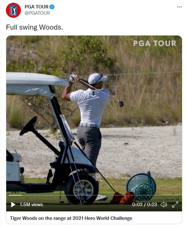 교통사고를 당했던 타이거 우즈가 풀스윙을 하고 있다. (PGA 공식 트위터 캡처) © 뉴스1