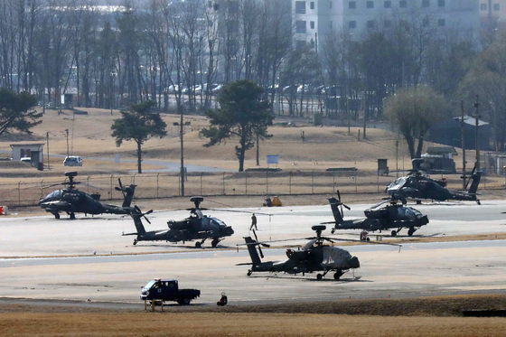 경기도 평택 소재 주한미군 기지 ‘캠프 험프리스’에 계류돼 있는 미군 헬기들. 2021.3.8/뉴스1 © News1