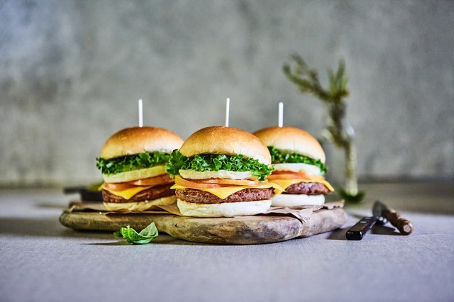 에스와이솔루션 팜까스로 만든 햄버거. 출처 = 에스와이솔루션