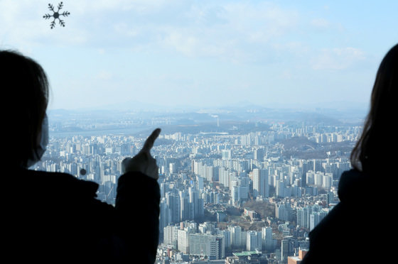 서울 남산타워에서 바라본 마포구 일대. 2021.12.17/뉴스1 © News1
