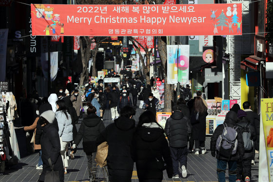 지난 18일부터 시행한 현 거리두기 조치 기한은 내년 1월 2일까지다. 2021.12.26/뉴스1 © News1