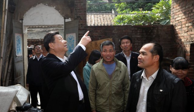 2012년 중국 공산당 총서기 취임 직후 광둥성을 시찰하는 시진핑. 신화 뉴시스