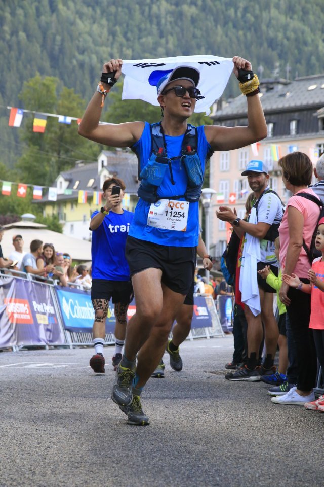 김찬수 씨가 2019년 울트라트레일 몽블랑(UTMB)에 출전해 56km 부문을 완주하는 모습. 김찬수 씨 제공.