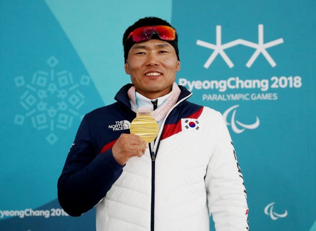 2018 평창 패럴림픽 크로스컨트리 스키 남자 7.5km 좌식 금메달을 차지한 신의현. 평창=뉴시스