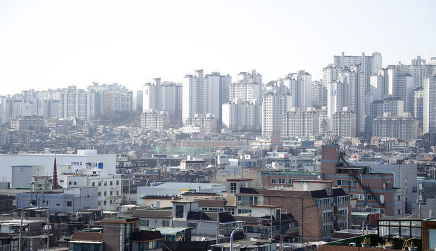 서울 주택가에서 바라본 강북구. 2022.1.28/뉴스1 © News1