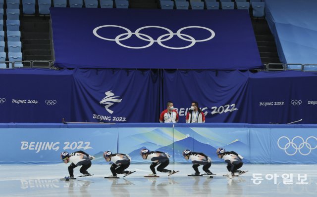 2022 베이징 동계올림픽 개막을 앞둔 1일 대한민국 쇼트트랙 선수들이 현지 훈련을 하고 있다. 원대연 기자 yeon72@donga.com