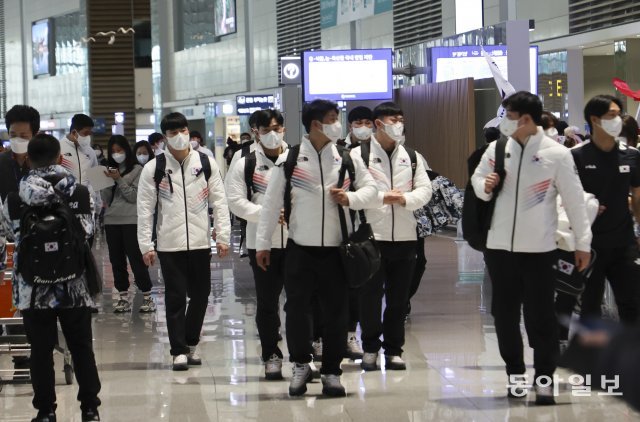 31일 2022 베이징 동계올림픽에 참가하는 한국선수단 본진이 인천공항을 통해 출국했다. 원대연 기자 yeon72@donga.com