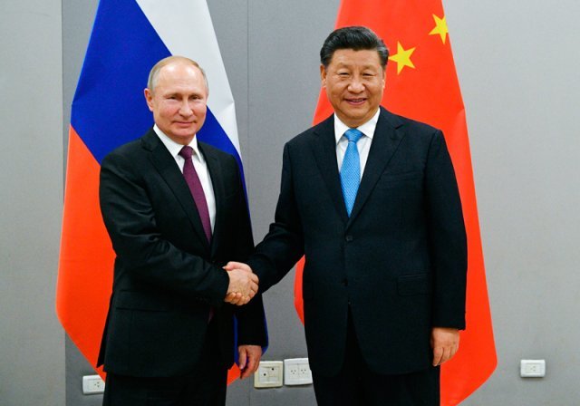 블라디미르 푸틴 러시아 대통령(왼쪽)과 시진핑 국가주석. AP 뉴시스 자료사진