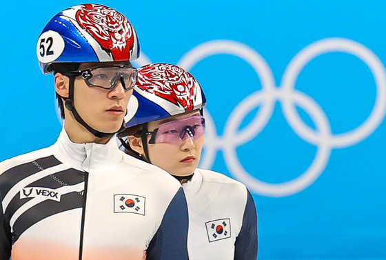 대한민국 쇼트트랙 대표팀 황대헌, 최민정이 6일 오후 중국 베이징 수도실내체육관에서 훈련하고 있다. 2022.2.6/뉴스1