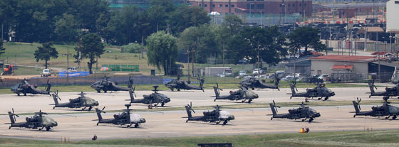 경기도 평택 소재 주한미군기지 ‘캠프 험프리스’에 계류 중인 미군 헬기들. 2021.8.10/뉴스1 © News1