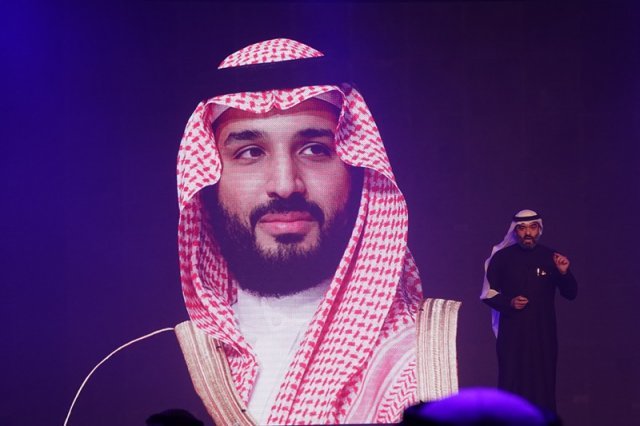 압둘라 알스와하 사우디아라비아 정보통신부 장관이 LEAP 2022 기조연설에서 모하메드 빈 살만 왕세자와 그가 주도하는 국가 개혁 계획인 \'비전 2030\'을 언급하고 있다. 출처=IT동아