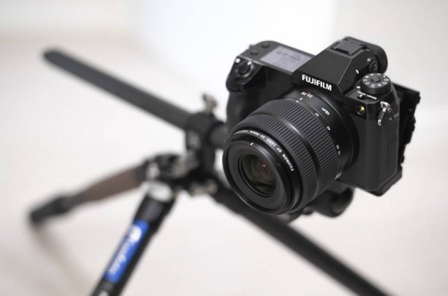 2022년 기준, 500만 원 이하의 중형 카메라는 후지필름 GFX50S II가 유일하다. <출처=IT동아>