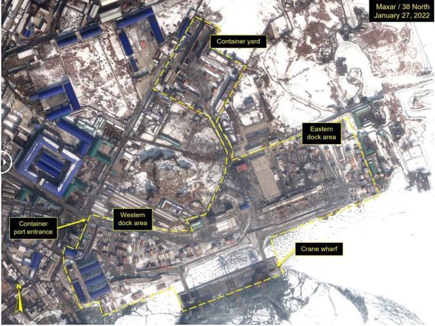 북한 평안남도 남포항에서 지난달 27일 활발한 활동이 포착됐다고 10일(현지시간) 미국의 북한전문 웹사이트 38노스가 전했다. (38노스 홈페이지 캡처)
