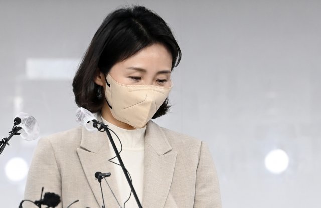 이재명 더불어민주당 대선 후보의 배우자 김혜경 씨가 9일 오후 서울 여의도 민주당 중앙당사에서 기자회견을 열고, 과잉의전 등 논란에 대해 사과하고 있다. 사진공동취재단
