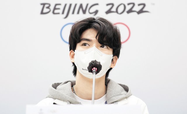 한국 남자 피겨 간판 차준환이 12일 중국 베이징 메인미디어센터에서 기자회견을 하고 있다. 베이징=뉴시스