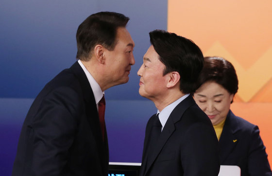 윤석열 국민의힘 대선 후보와 안철수 국민의당 대선 후보. 2022.2.11/뉴스1 © News1