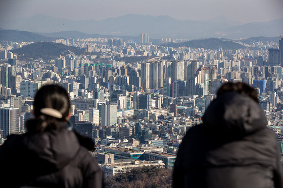 3일 오전 서울 남산에서 바라본 아파트 밀집지역 모습(자료사진) 2022.2.3/뉴스1