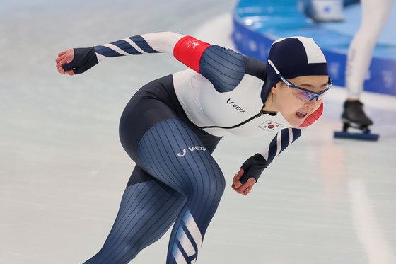 13일 오후 중국 베이징 국립 스피드 스케이팅 경기장에서 열린 스피드 여자 500m 경기에서 김민선이 역주하고 있다. 김민선은 37초 60을 기록해 7위를 차지했다. 2022.2.13/뉴스1 © News1