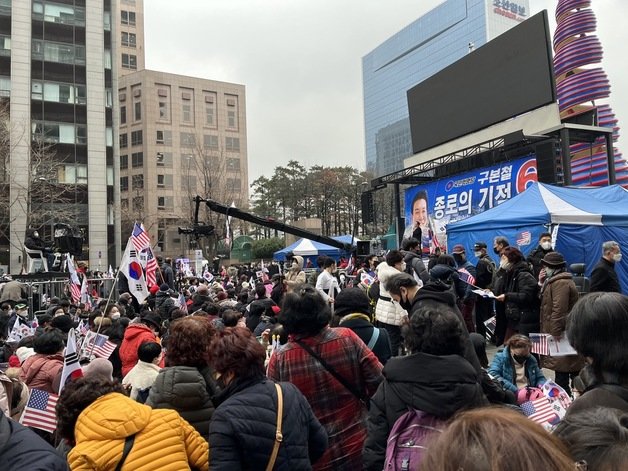 전광훈 사랑제일교회 담임목사 측이 3·1절을 맞아 서울 중구 청계광장 일대에서 ‘1천만 국민대회 및 기도회’를 진행하고 있다. 2022.3.1 © 뉴스1